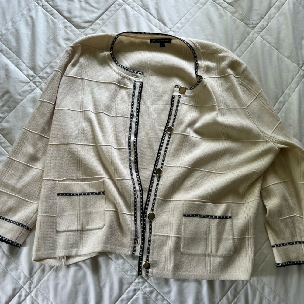 Adrianna Papell Cream and Black Blazer with Relaxed Silhouette